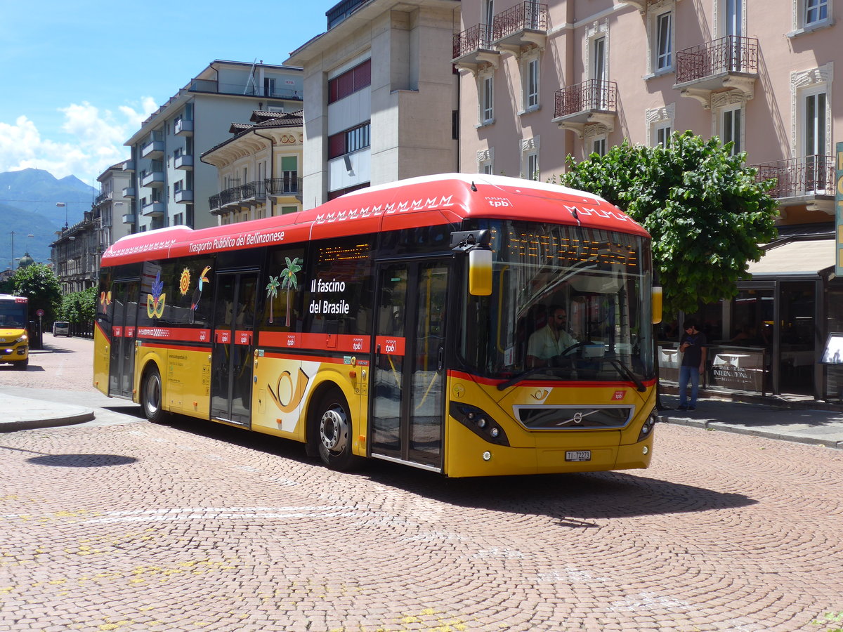 (193'853) - Chiesa, Riazzino - Nr. CB1/TI 72'273 - Volvo (ex AutoPostale Ticino) am 9. Juni 2018 beim Bahnhof Bellinzona