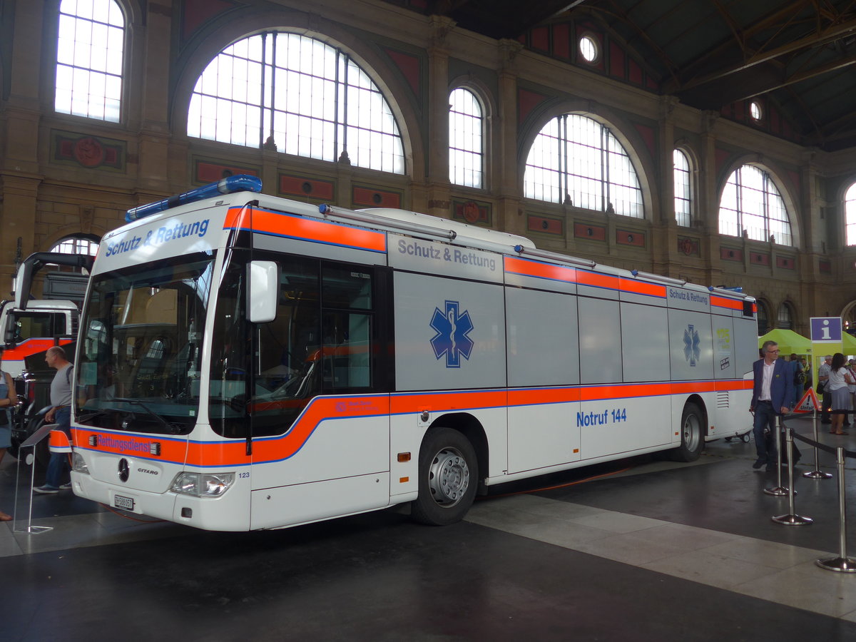 (193'874) - Stadt Zrich, Zrich - Nr. 123/ZH 588'057 - Mercedes am 9. Juni 2018 im Bahnhof Zrich