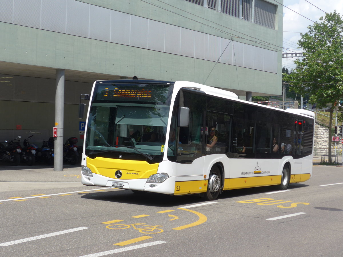 (193'919) - VBSH Schaffhausen - Nr. 25/SH 38'025 - Mercedes am 10. Juni 2018 beim Bahnhof Schaffhausen