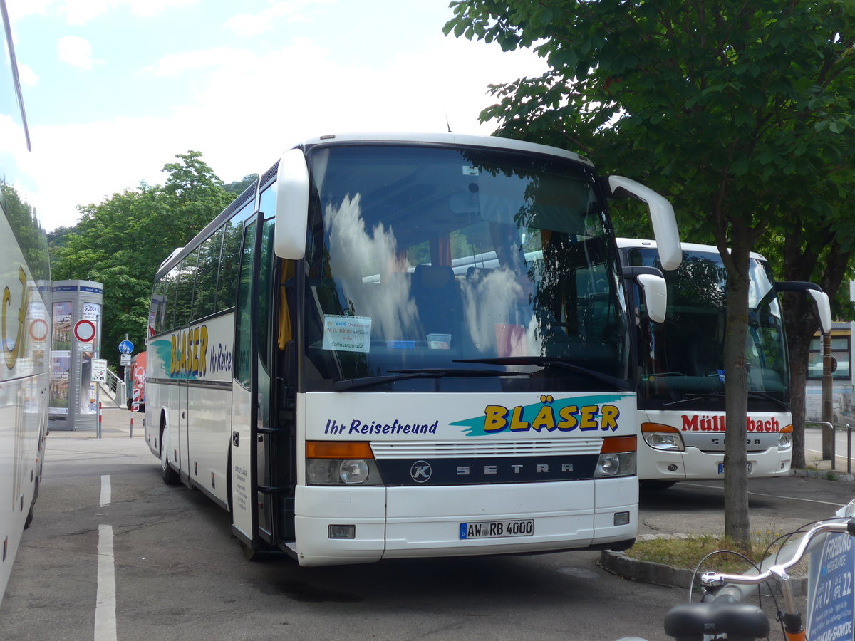 (194'235) - Blser, Kempenich-Engeln - AW-RB 4000 - Setra am 18. Juni 2018 in Freiburg, Karlsplatz