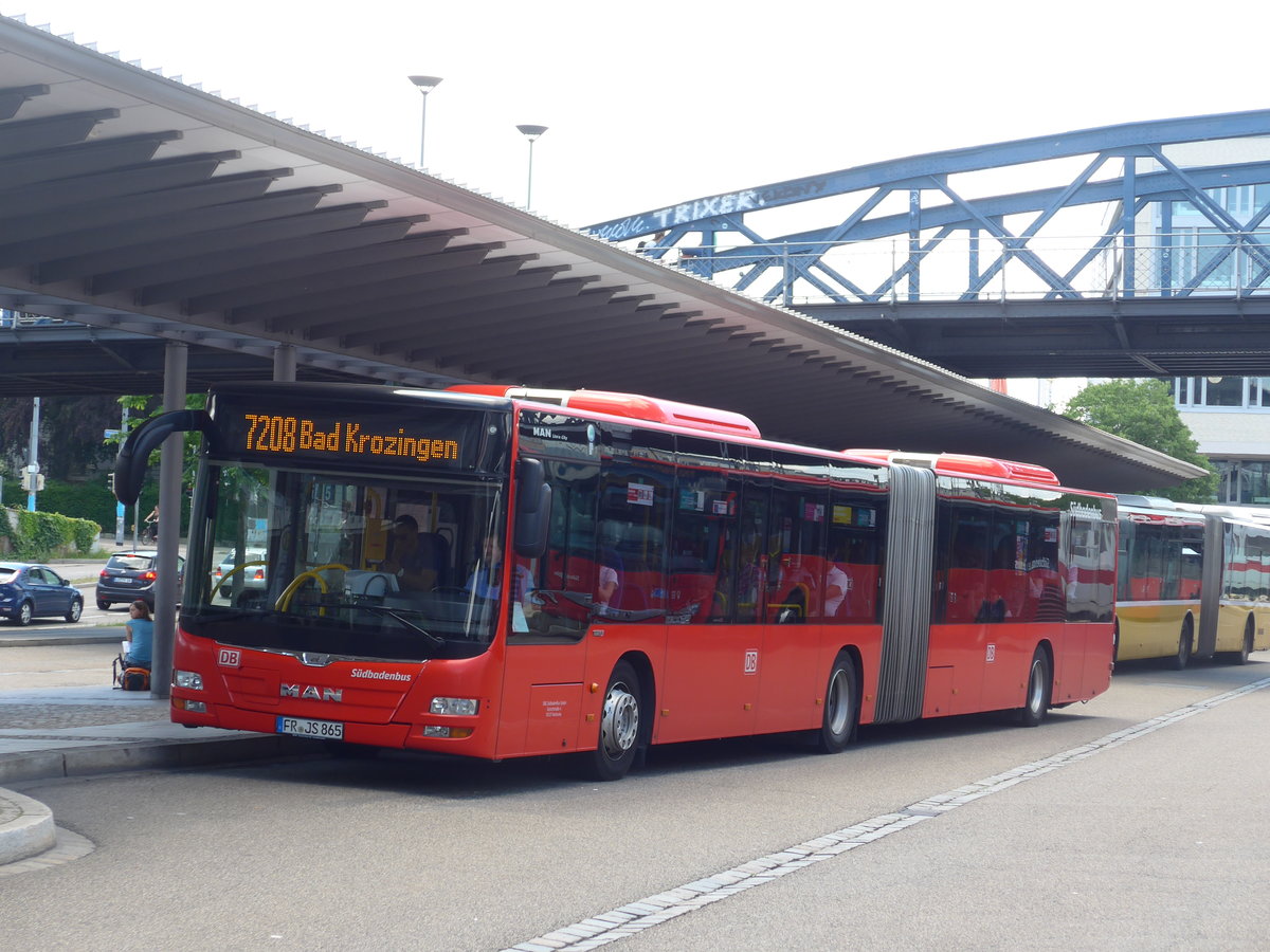 (194'242) - SBG Freiburg - FR-JS 865 - MAN am 18. Juni 2018 beim Bahnhof Freiburg