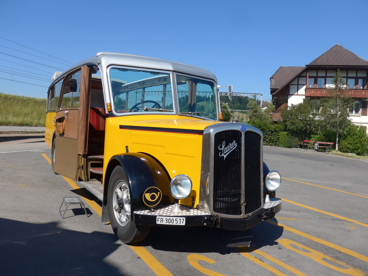 (194'468) - Schlapp, Cottens - FR 300'537 - Saurer/Saurer (ex SATEG, Lausanne; ex P 23'086; ex P 2138) am 1. Juli 2018 beim Bahnhof Biglen