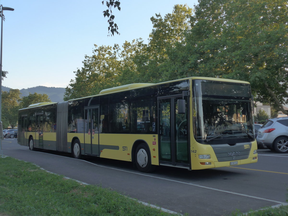 (195'194) - STI Thun - Nr. 142/BE 801'142 - MAN am 26. Juli 2018 in Thun, Lachen