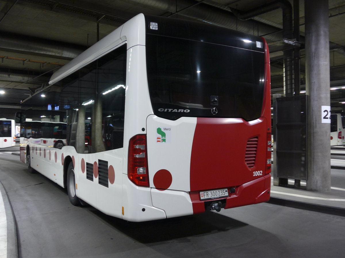 (195'358) - TPF Fribourg - Nr. 1002/FR 300'235 - Mercedes am 31. Juli 2018 in Fribourg, Busbahnhof