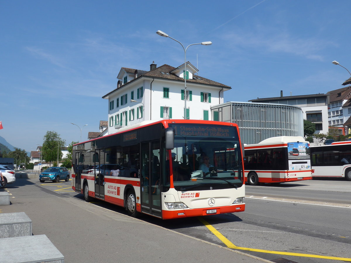 (195'412) - AAGS Schwyz - Nr. 11/SZ 5811 - Mercedes (ex Nr. 36) am 1. August 2018 in Schwyz, Post