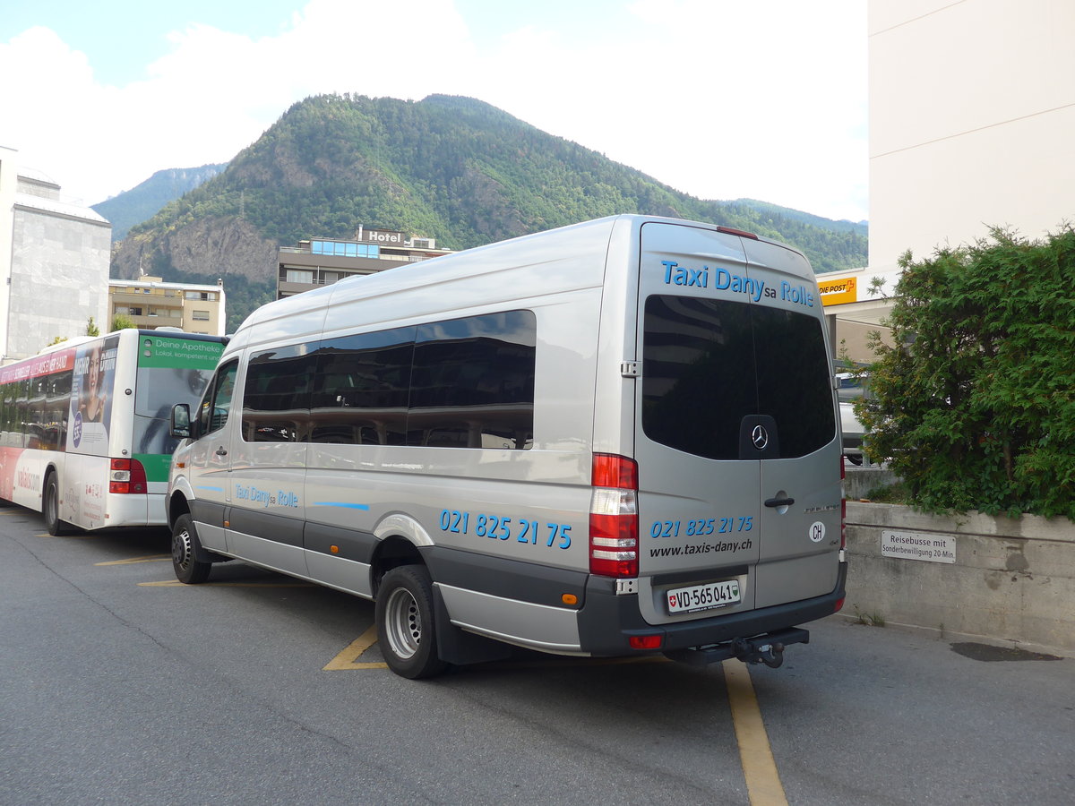 (196'074) - Taxi Dany, Rolle - VD 565'041 - Mercedes am 19. August 2018 beim Bahnhof Visp