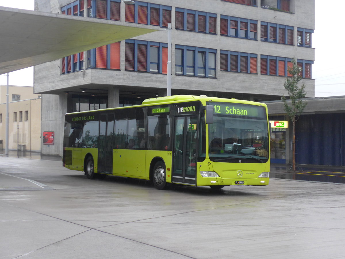 (196'321) - Aus Liechtenstein: LBA Vaduz - Nr. 15/FL 39'815 - Mercedes am 1. September 2018 beim Bahnhof Buchs