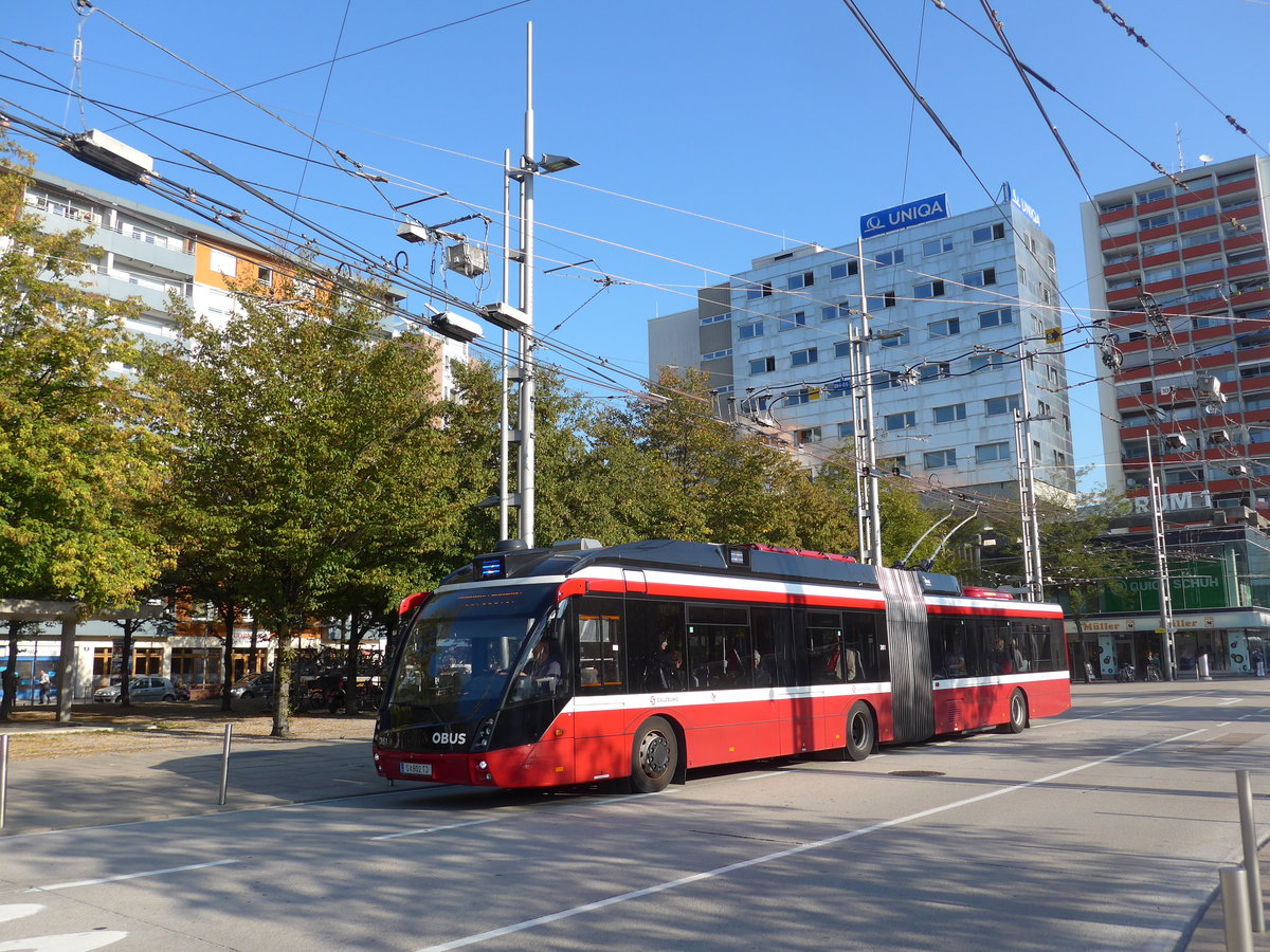 (197'068) - OBUS Salzburg - Nr. 361/S 802 TJ - Solaris Gelenktrolleybus am 13. September 2018 beim Bahnhof Salzburg