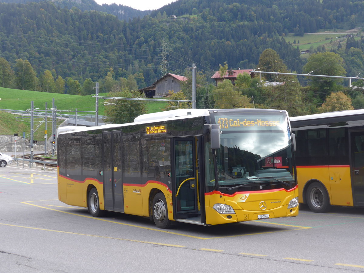 (197'952) - TPC Aigle - VD 1261 - Mercedes am 23. September 2018 beim Bahnhof Le Spey