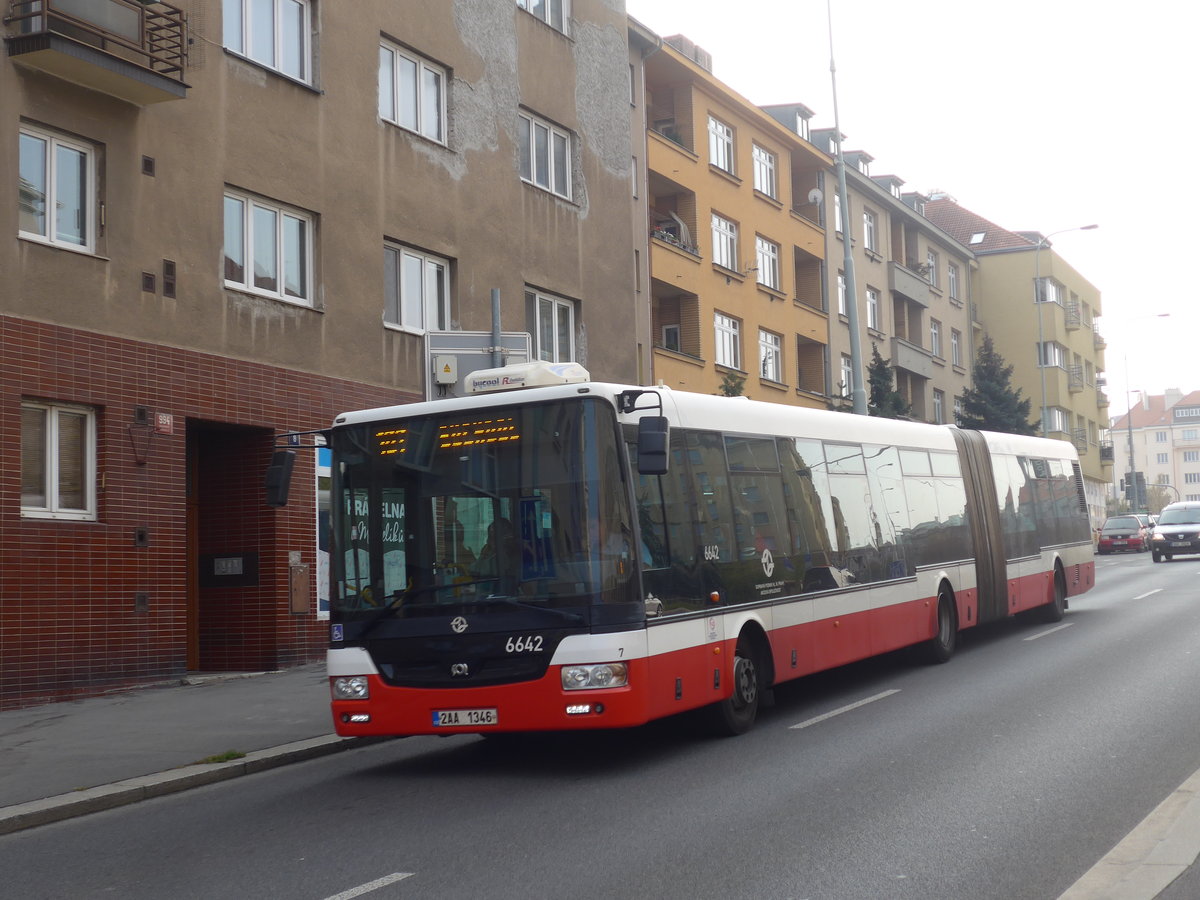 (198'511) - DPP Praha - Nr. 6642/2AA 1346 - SOR am 19. Oktober 2018 in Praha, Ndraz Podbaba