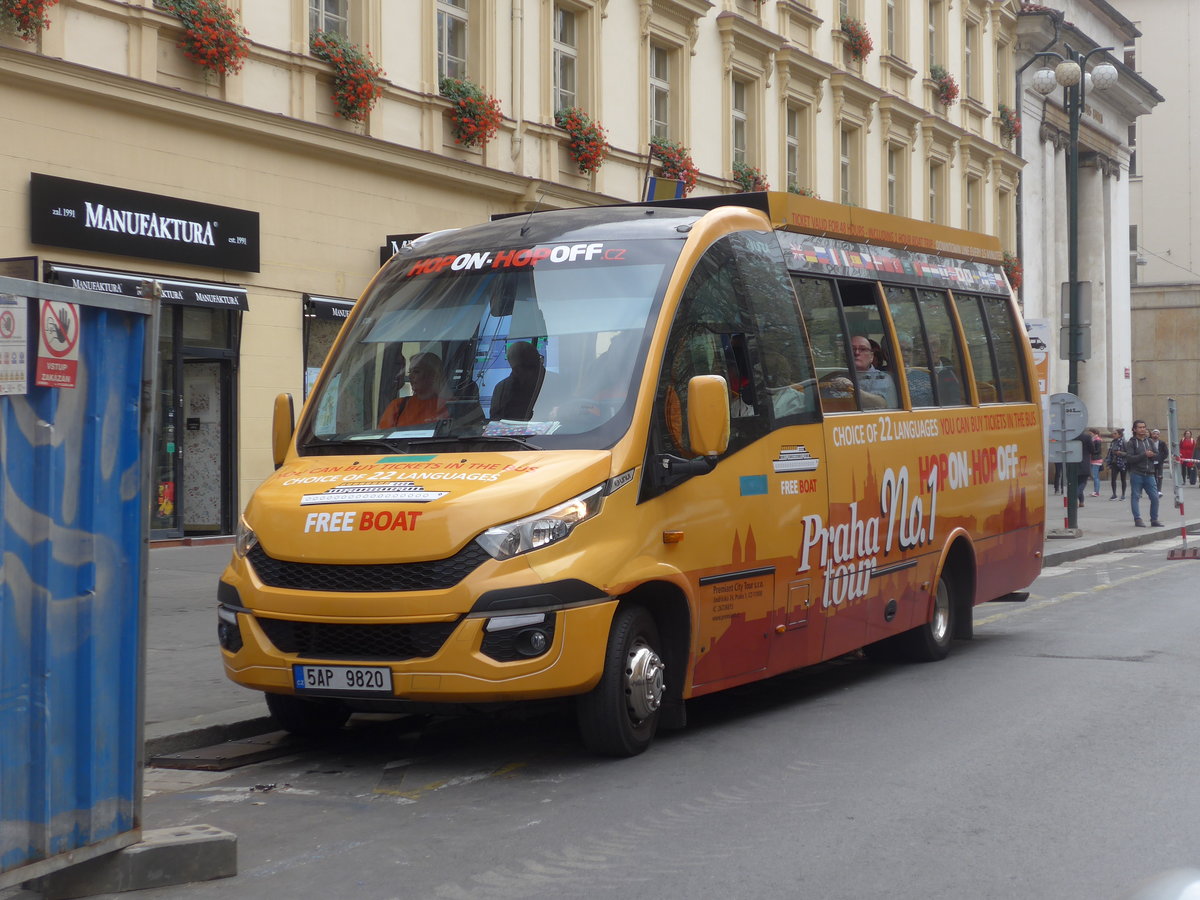 (198'644) - Premiant City Tour, Praha - 5AP 9820 - Iveco/UNVI am 19. Oktober 2018 in Praha, Na Prkope