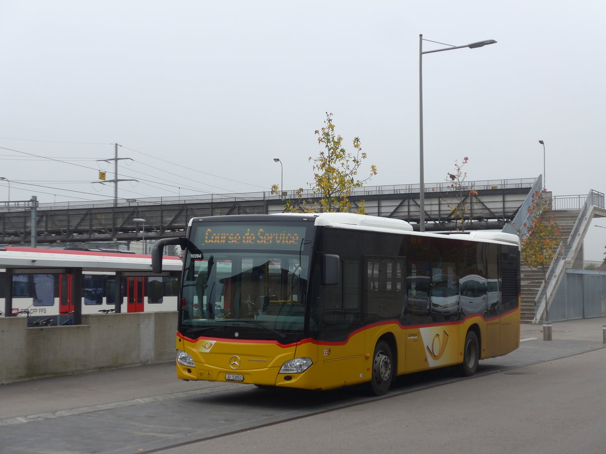 (199'193) - CarPostal Ouest - JU 53'052 - Mercedes (ex Nr. 7) am 4. November 2018 beim Bahnhof Delmont