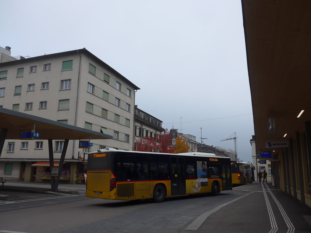 (199'195) - CarPostal Ouest - JU 59'239 - Setra (ex Nr. 23) am 4. November 2018 beim Bahnhof Delmont