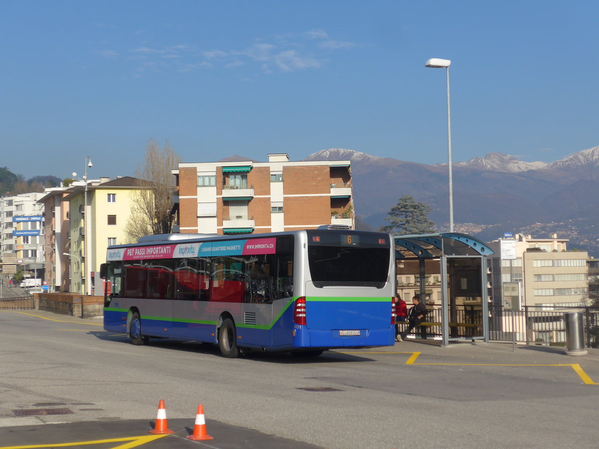 (199'760) - TPL Lugano - Nr. 301/TI 207'001 - Mercedes am 7. Dezember 2018 beim Bahnhof Lugano