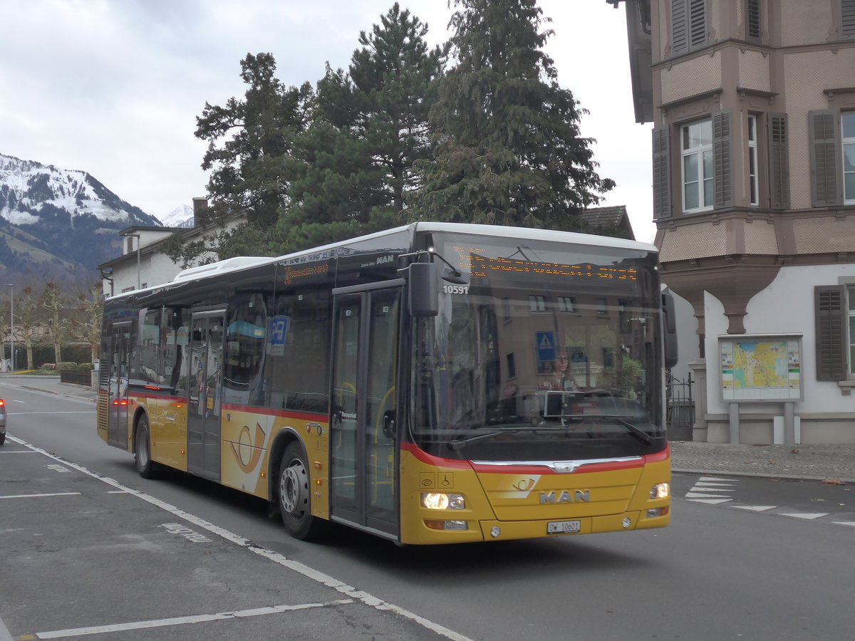 (199'843) - Dillier, Sarnen - Nr. 1/OW 10'601 - MAN am 8. Dezember 2018 beim Bahnhof Sarnen