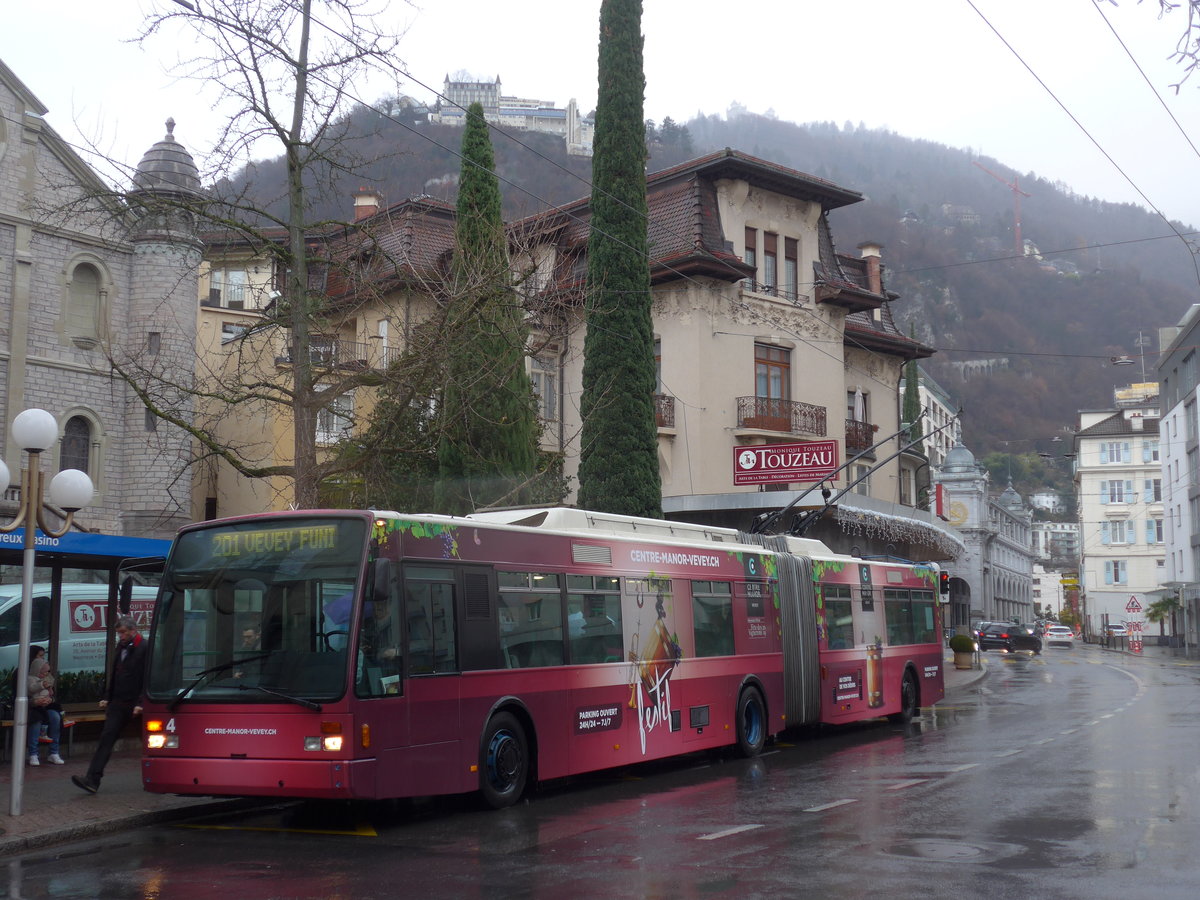 (200'016) - VMCV Clarens - Nr. 4 - Van Hool Gelenktrolleybus am 17. Dezember 2018 in Montreux, Casino