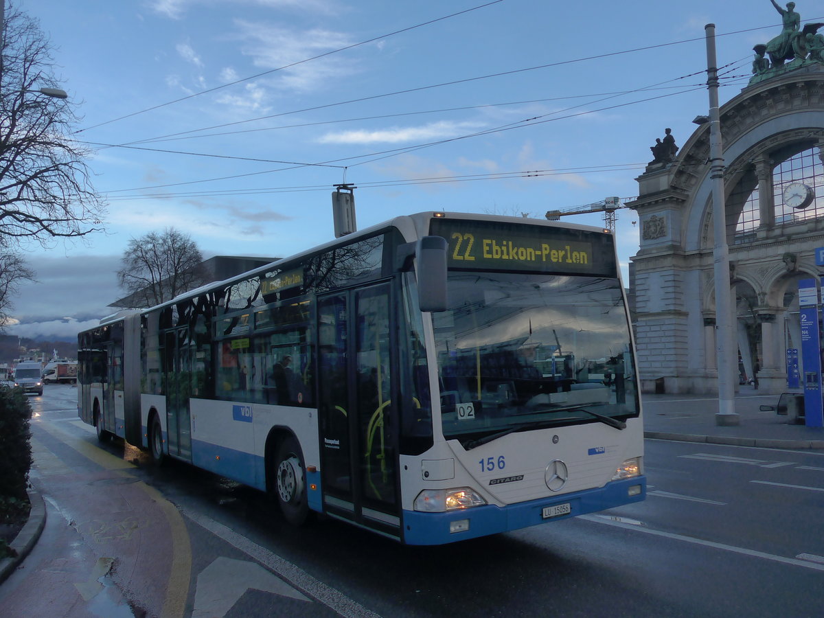 (200'184) - VBL Luzern - Nr. 156/LU 15'056 - Mercedes am 24. Dezember 2018 beim Bahnhof Luzern