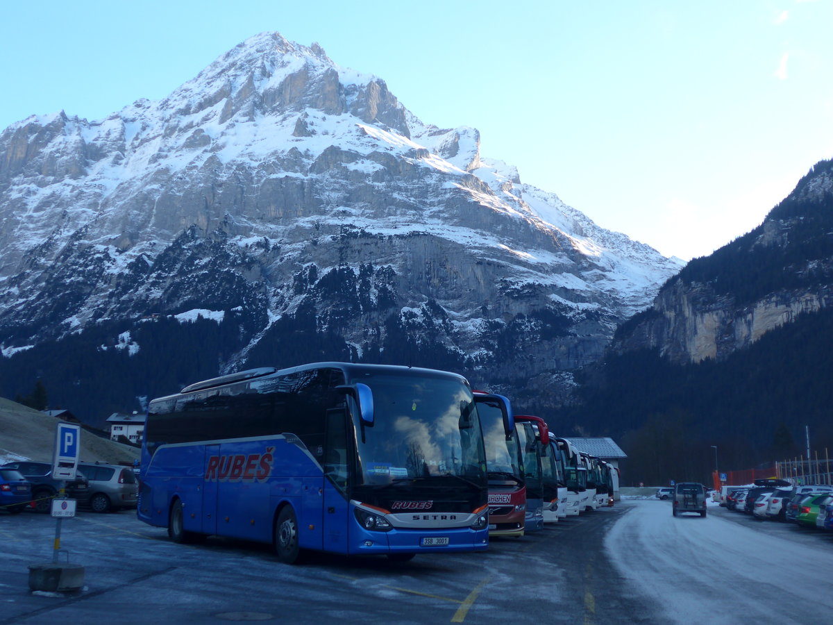 (200'501) - Aus Tschechien: Rubes, Risuty - 3SB 3001 - Setra am 1. Januar 2019 in Grindelwald, Grund