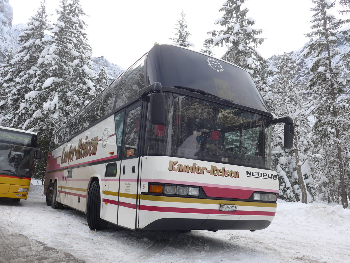 (200'954) - Kander-Reisen, Frutigen - Nr. 5/BE 257'805 - Neoplan am 12. Januar 2019 in Adelboden, Unter dem Birg