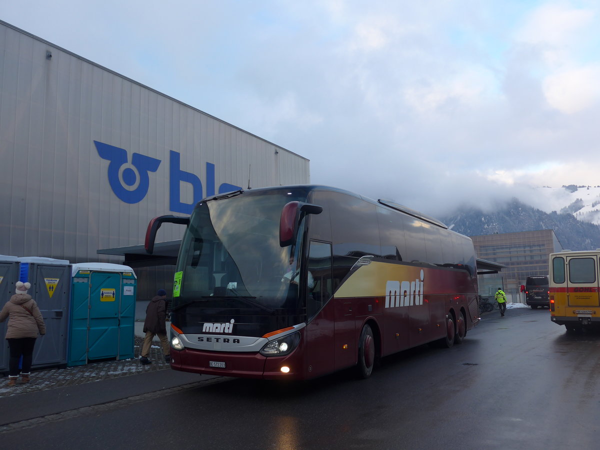 (200'995) - Marti, Kallnach - Nr. 3/BE 572'203 - Setra am 12. Januar 2019 beim Bahnhof Frutigen