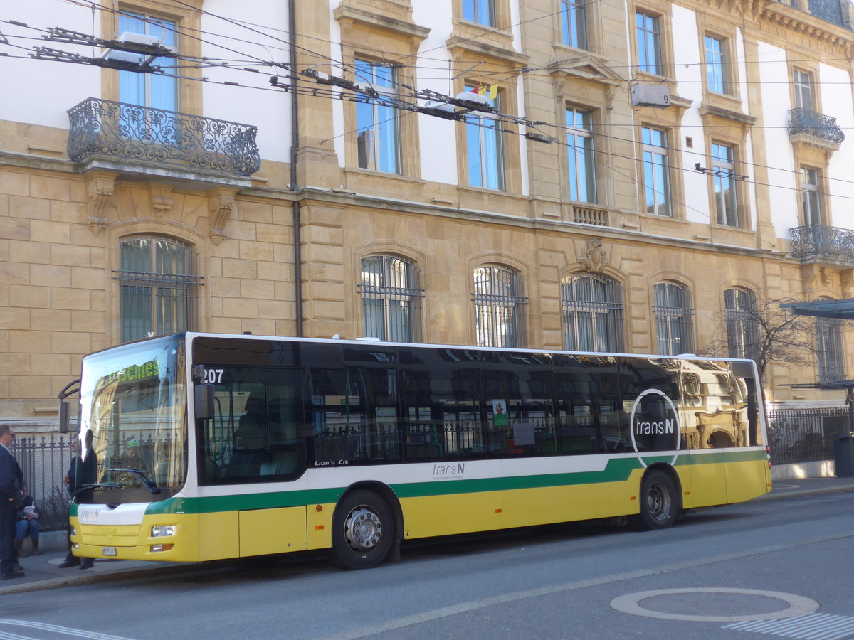 (201'649) - transN, La Chaux-de-Fonds - Nr. 207/NE 114'207 - MAN (ex TN Neuchtel Nr. 207) am 16. Februar 2019 in Neuchtel, Place Pury