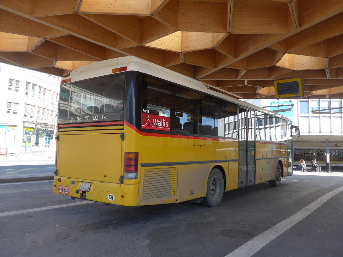 (201'786) - PostAuto Wallis - VS 241'972 - Setra am 24. Februar 2019 beim Bahnhof Sion