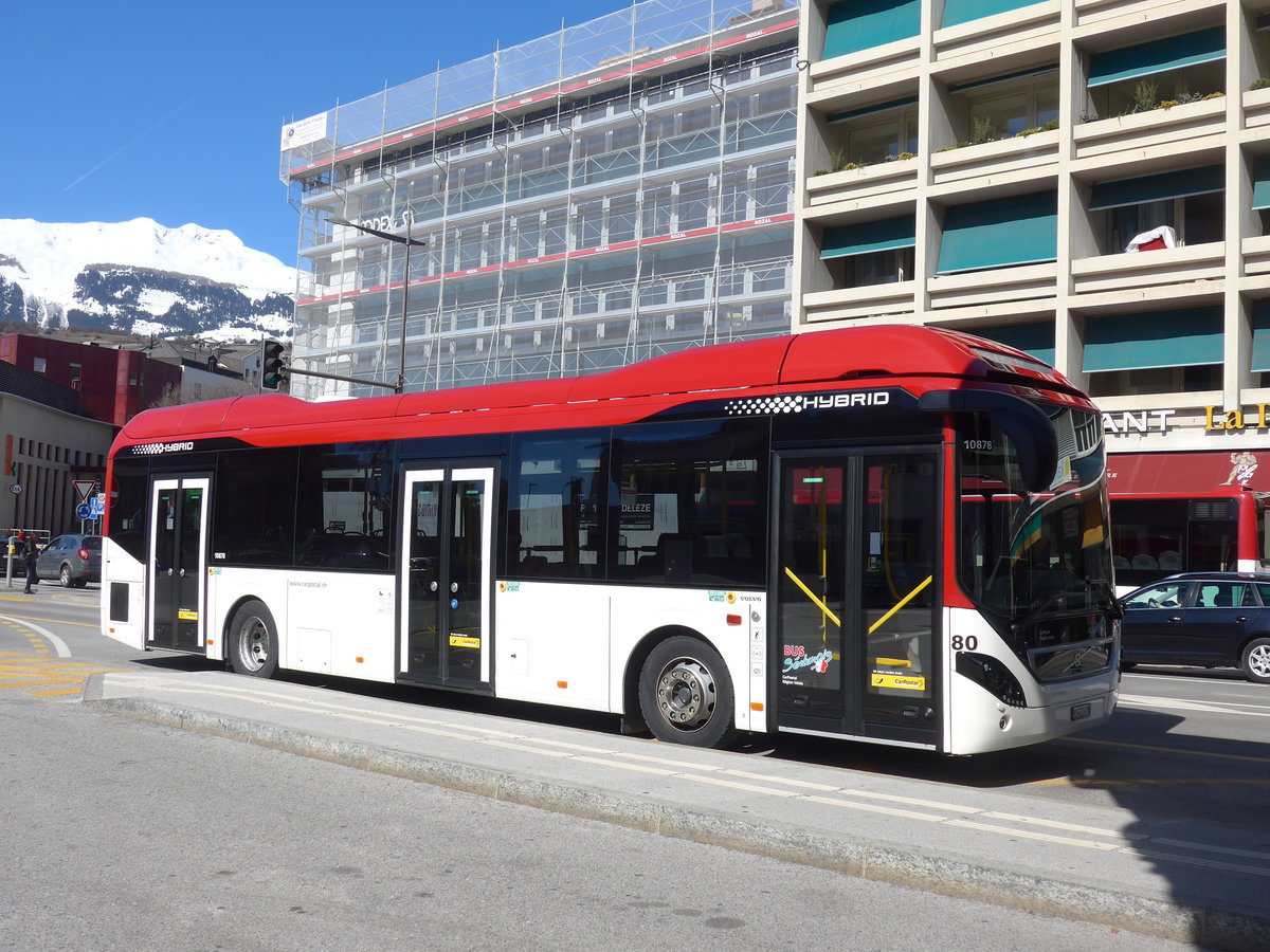 (202'402) - PostAuto Wallis - Nr. 80/VS 471'470 - Volvo am 16. Mrz 2019 beim Bahnhof Sion