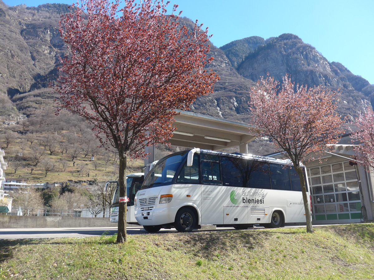 (202'571) - ABl Biasca - Nr. 17/TI 231'017 - Mercedes am 19. Mrz 2019 in Biasca, Garage