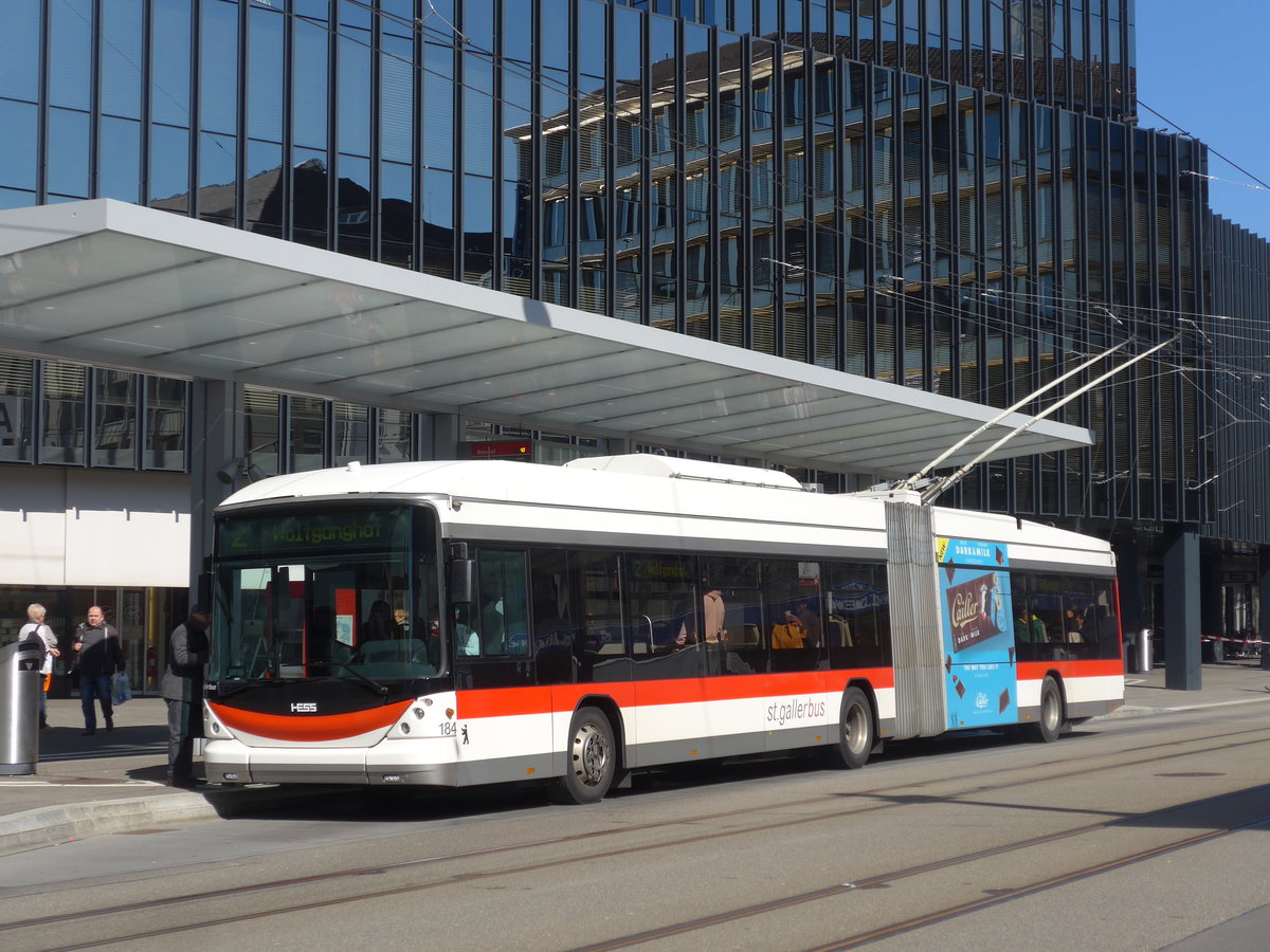 (202'675) - St. Gallerbus, St. Gallen - Nr. 184 - Hess/Hess Gelenktrolleybus am 21. Mrz 2019 beim Bahnhof St. Gallen