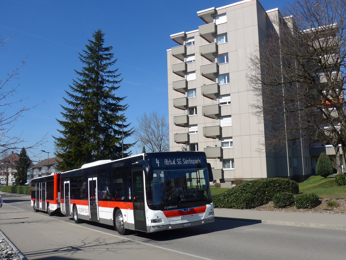 (202'719) - St. Gallerbus, St. Gallen - Nr. 215/SG 198'215 - MAN am 21. Mrz 2019 beim Bahnhof Wittenbach