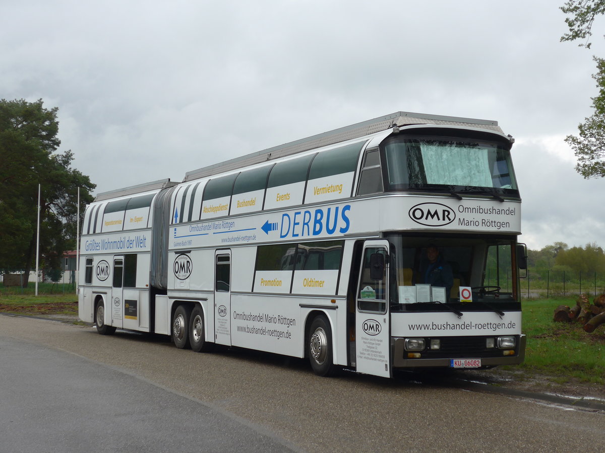 (204'373) - Aus Deutschland: Rttgen, Untersteinach - KU 06'082 - Neoplan am 27. April 2019 in Wissembourg, AAF-Museum (1997: Grsstes Wohnmobil der Welt)