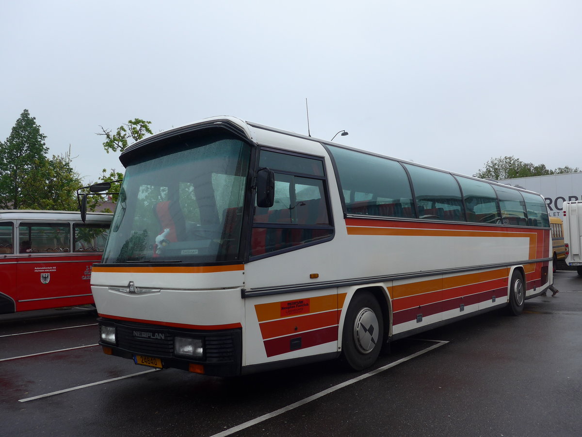 (204'408) - Aus Luxemburg: Neoplan Fanclub Letzebuerg, Steinfort - 24'840 - Neoplan am 27. April 2019 in Haguenau, Parkplatz