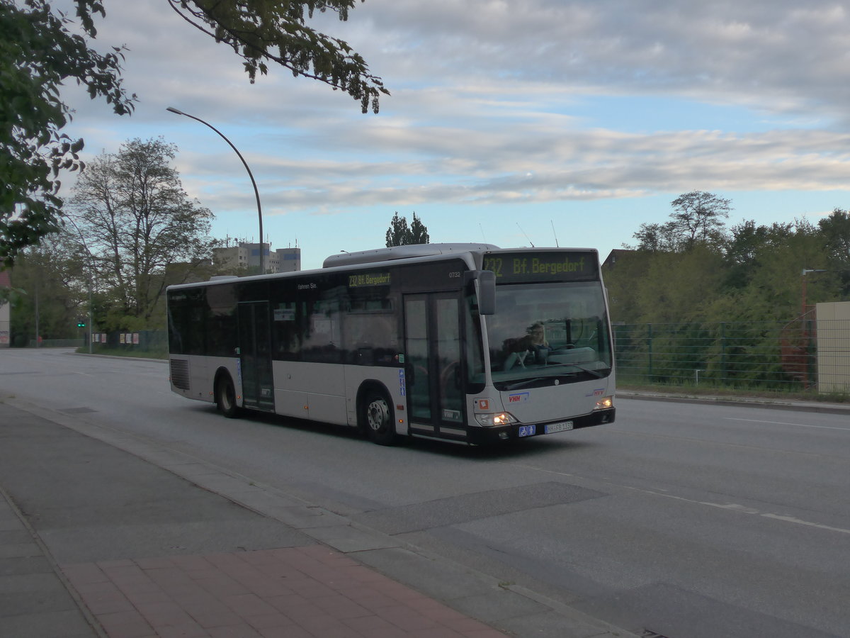 (204'847) - VHH Hamburg - Nr. 732/HH-FB 1337 - Mercedes am 11. Mai 2019 in Hamburg, U-Bahnhof Billstedt