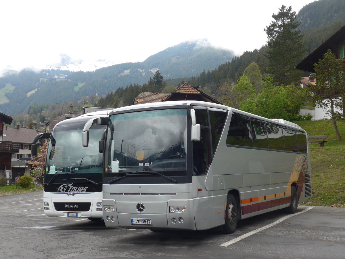 (205'332) - Aus Griechenland: ??? - IZO-3917 - Mercedes am 19. Mai 2019 in Grindelwald, Gemeindehaus