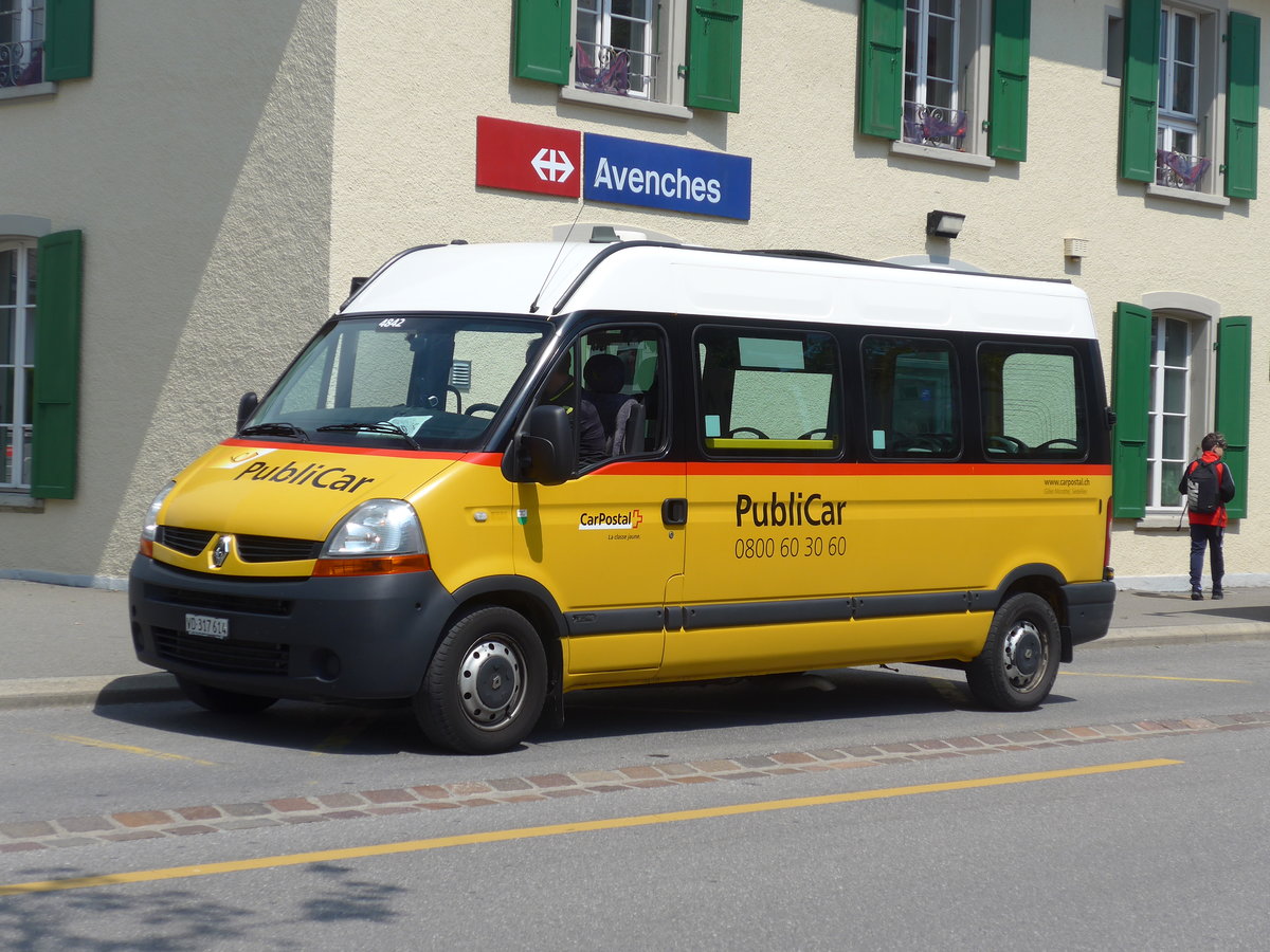 (205'391) - Favre, Avenches - VD 317'614 - Renault (ex CarPostal Ouest; ex Morattel, Sdeilles) am 25. Mai 2019 beim Bahnhof Avenches