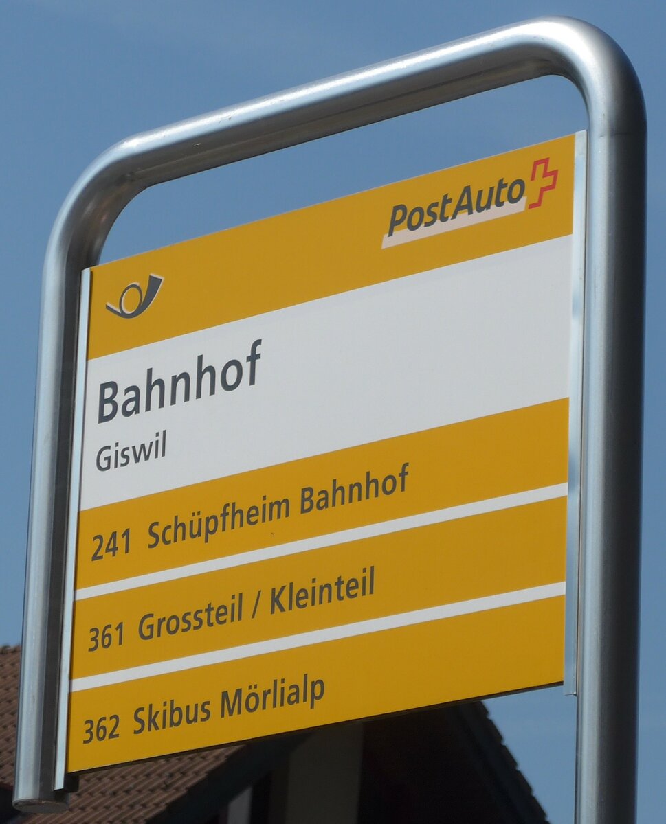 (206'905) - PostAuto-Haltestellenschild - Giswil, Bahnhof - am 30. Juni 2019