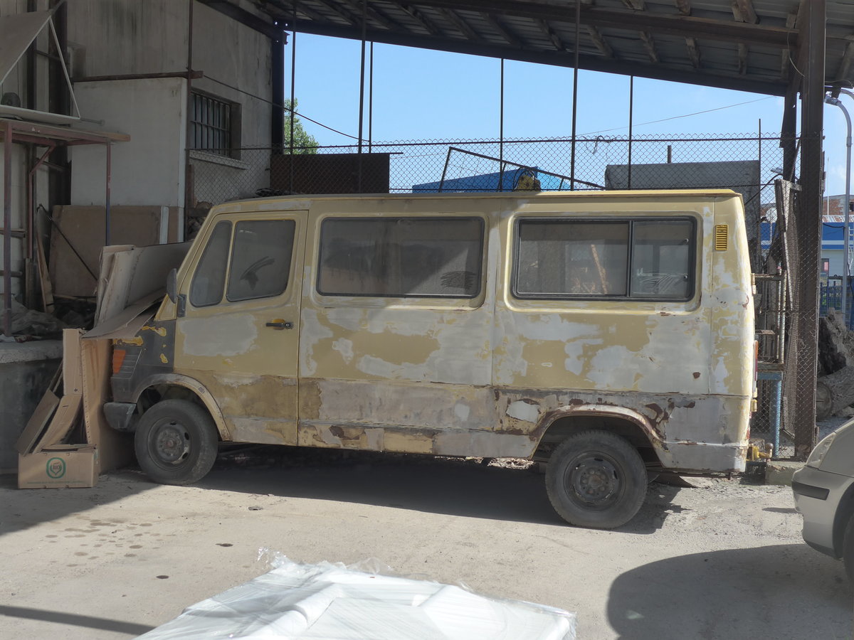 (207'099) - Markusov, Sevlievo - EB 3286 AA - Mercedes am 3. Juli 2019 in Sevlievo