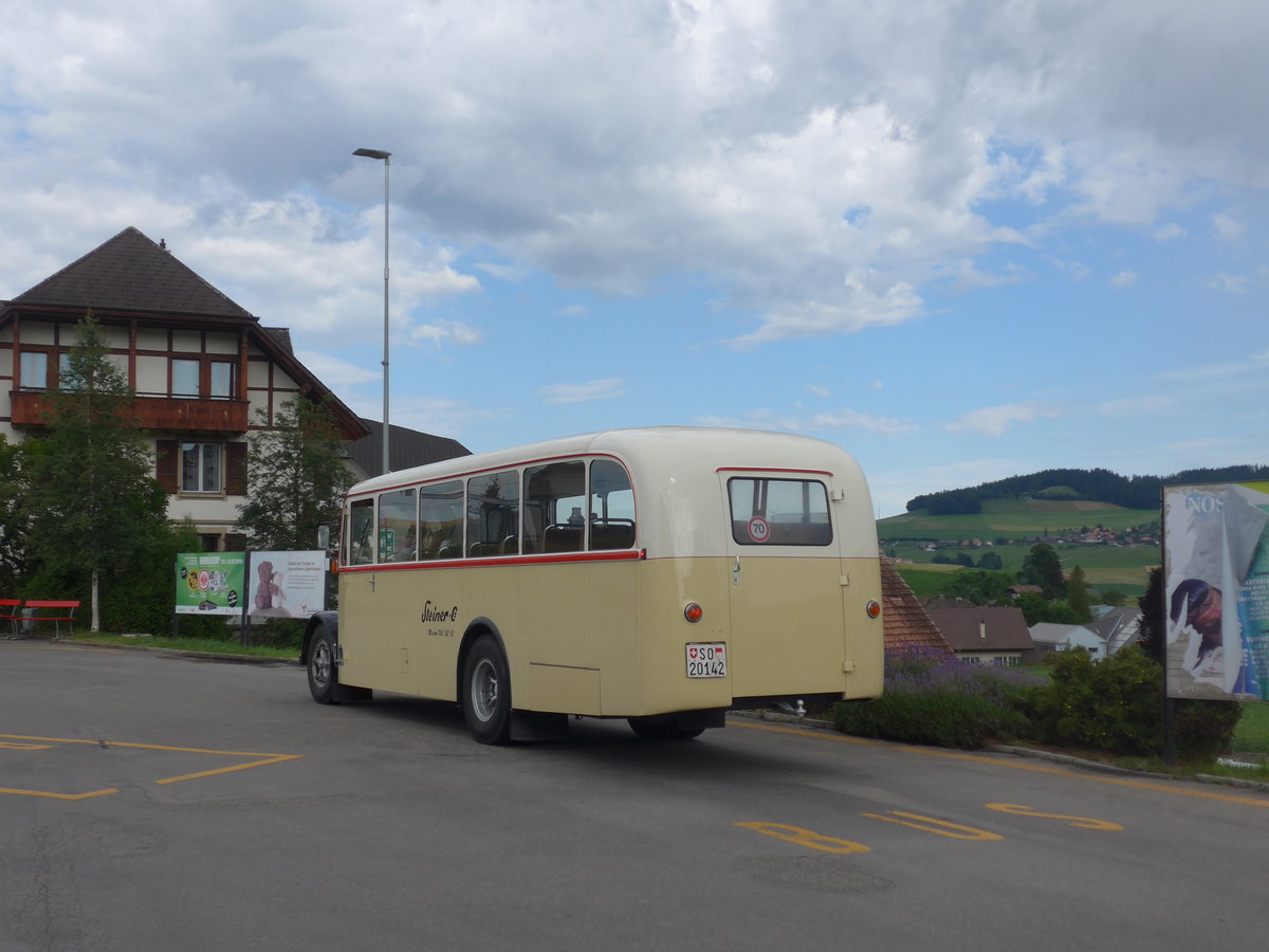 (207'443) - Steiner, Messen - SO 20'142 - Berna/Hess (ex Brtschi, Biberen) am 7. Juli 2019 beim Bahnhof Biglen