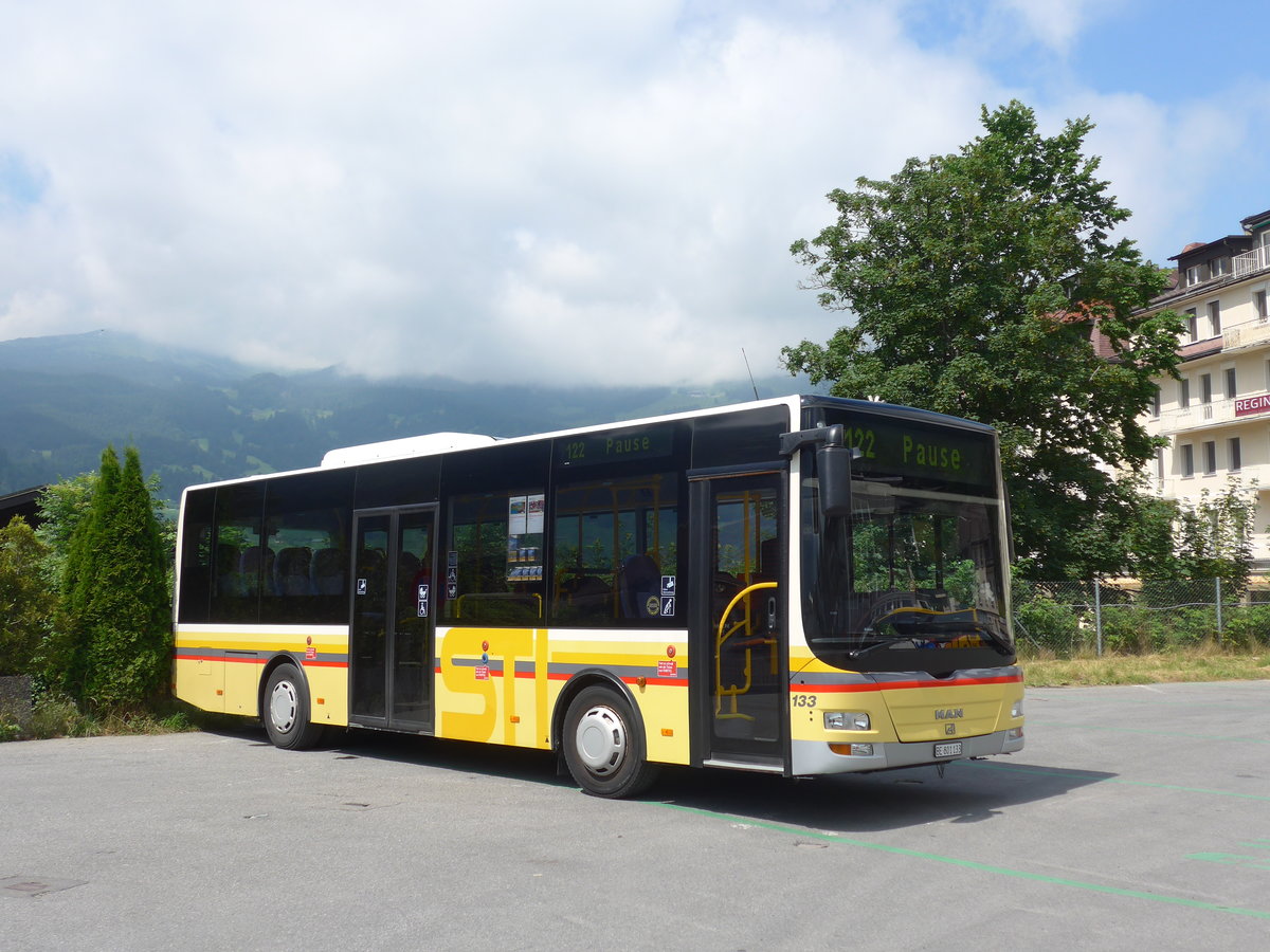 (207'685) - STI Thun - Nr. 133/BE 801'133 - MAN/Gppel am 9. Juli 2019 beim Bahnhof Grindelwald (Einsatz AVG G.)