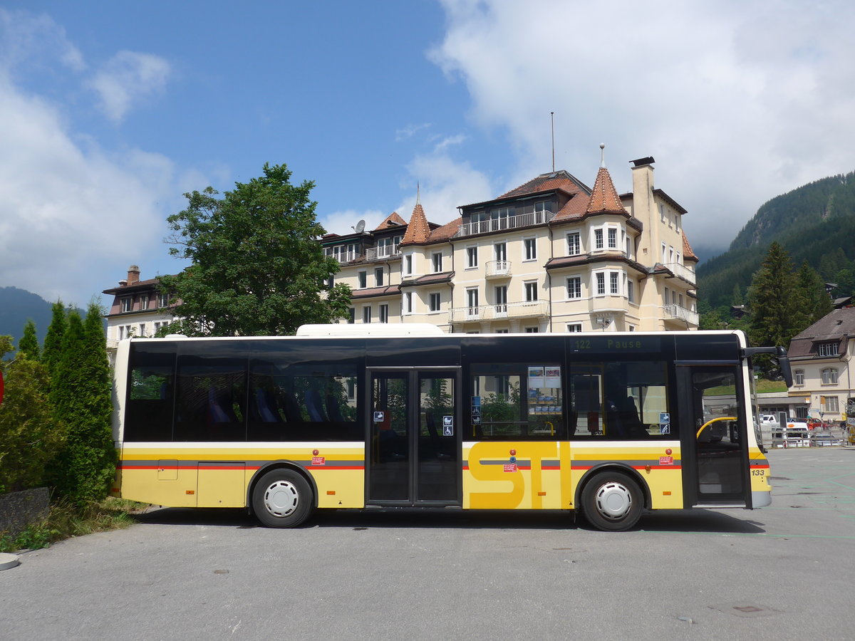 (207'688) - STI Thun - Nr. 133/BE 801'133 - MAN/Gppel am 9. Juli 2019 beim Bahnhof Grindelwald (Einsatz AVG G.)