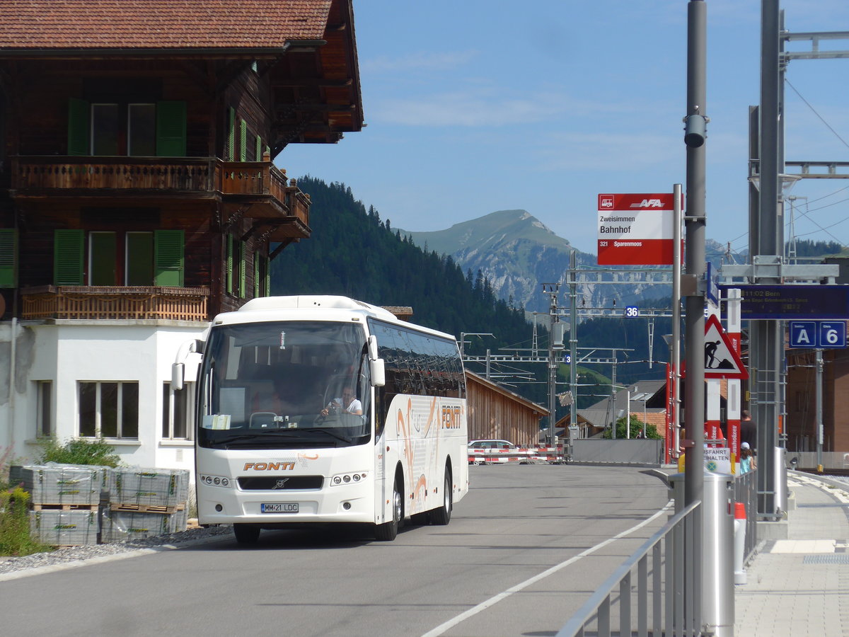 (208'501) - Aus Rumnien: Fonti, Baia Mare - MM 21 LDC - Volvo am 5. August 2019 beim Bahnhof Zweisimmen