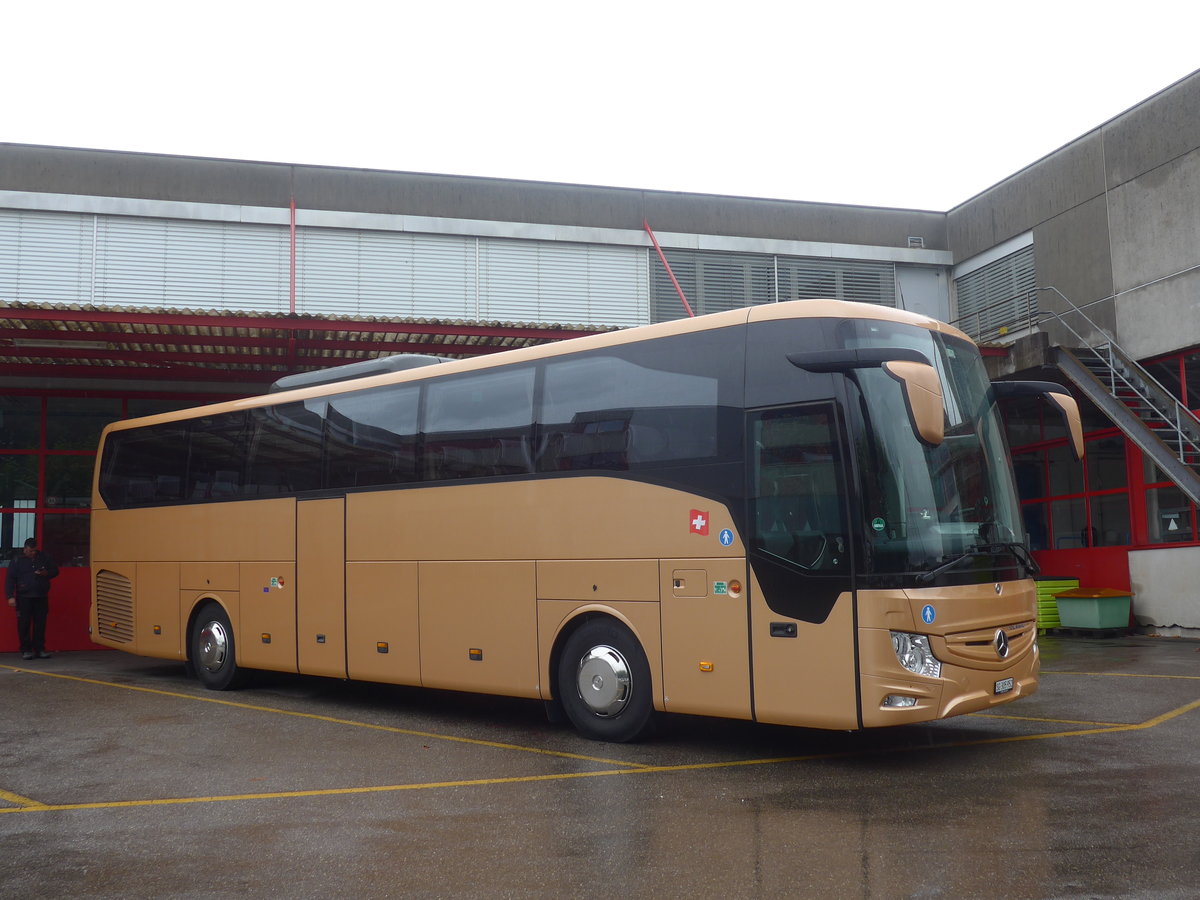 (209'438) - Vega Tour, Luzern - SG 305'952 - Mercedes am 8. September 2019 in Kloten, EvoBus