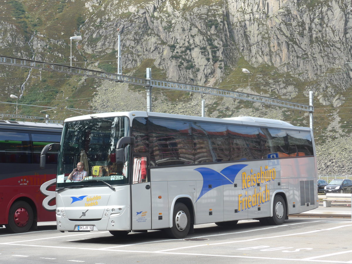 (209'765) - Aus Deutschland: Friedrich, Bernkastel-Kues - BKS-RF 50 - Volvo am 22. September 2019 beim Bahnhof Andermatt