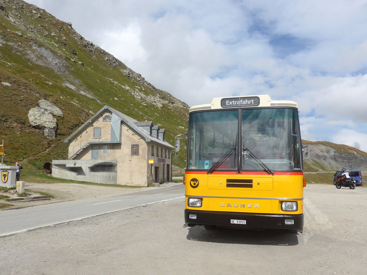 (209'778) - Kolb, Grasswil - Nr. 3/BE 93'915 - Saurer/R&J (ex Schmocker, Stechelberg Nr. 3; ex Schmocker, Stechelberg Nr. 1; ex Gertsch, Stechelberg Nr. 1) am 22. September 2019 in Furka, Passhhe