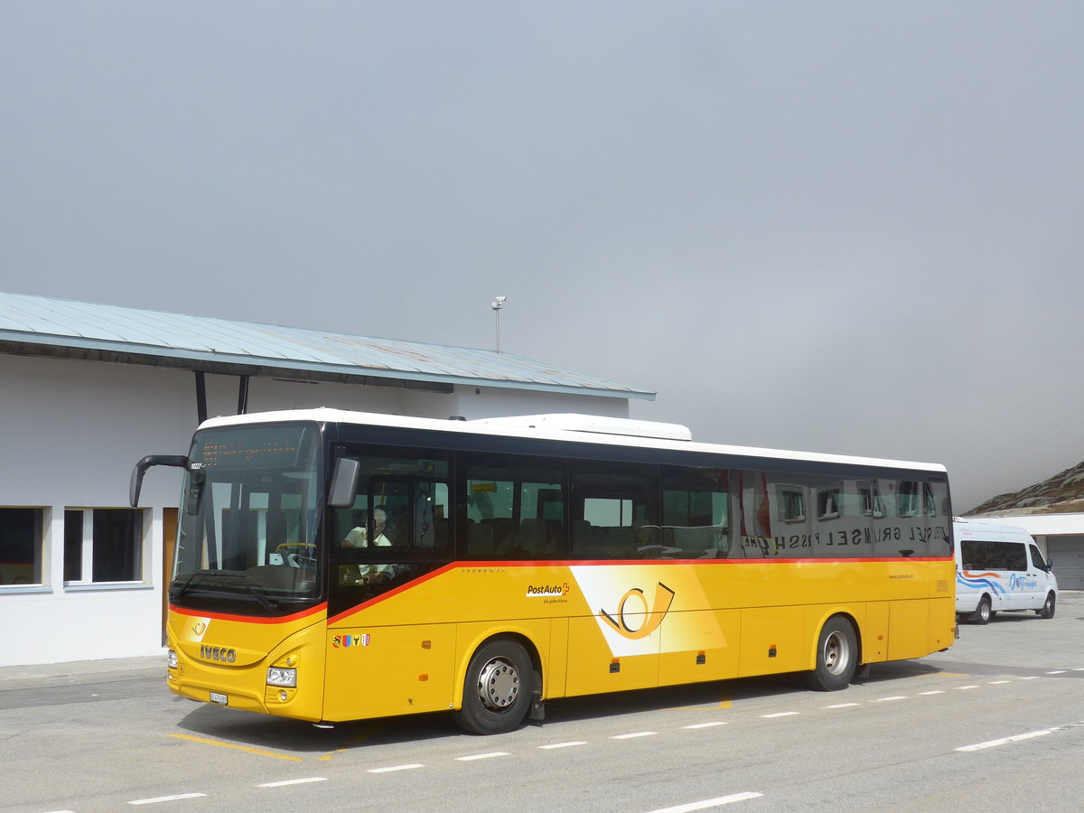 (209'837) - PostAuto Bern - BE 476'689 - Iveco am 28. September 2019 in Grimsel, Passhhe