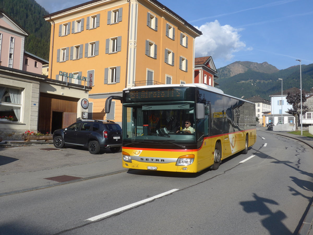 (209'857) - Marchetti, Airolo - TI 162'734 - Setra am 28. September 2019 beim Bahnhof Airolo