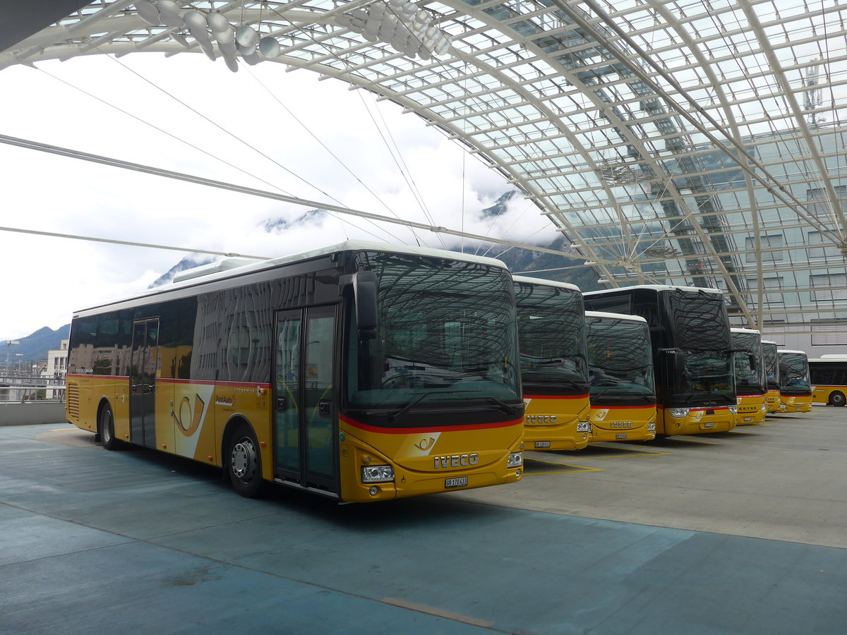 (210'004) - PostAuto Graubnden - GR 170'433 - Iveco am 6. Oktober 2019 in Chur, Postautostation