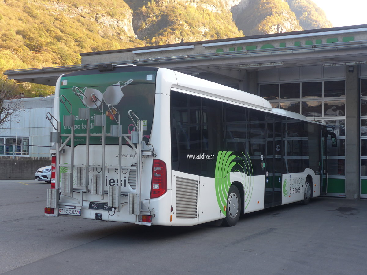 (210'612) - ABl Biasca - Nr. 22/TI 231'022 - Mercedes am 26. Oktober 2019 in Biasca, Garage