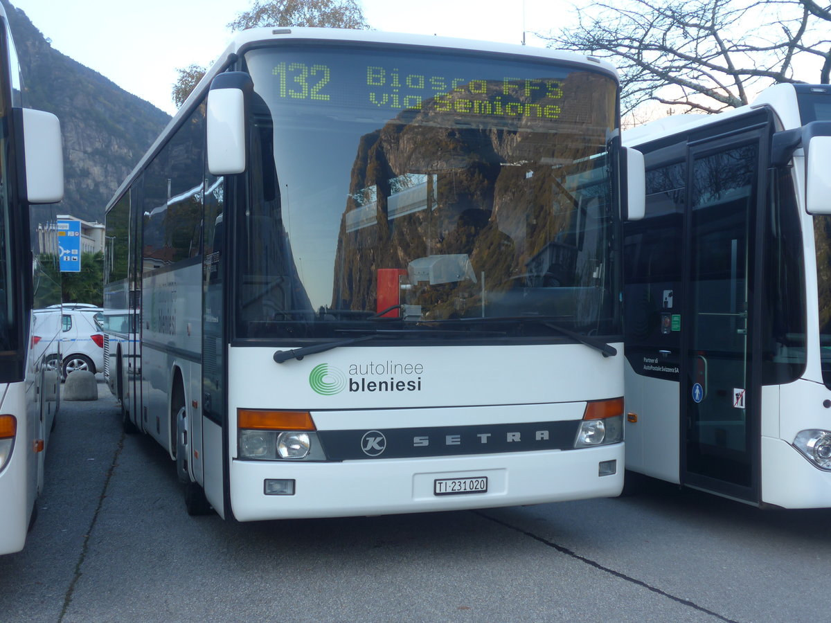 (210'617) - ABl Biasca - Nr. 20/TI 231'020 - Setra (ex AAGU Altdorf Nr. 33) am 26. Oktober 2019 in Biasca, Garage