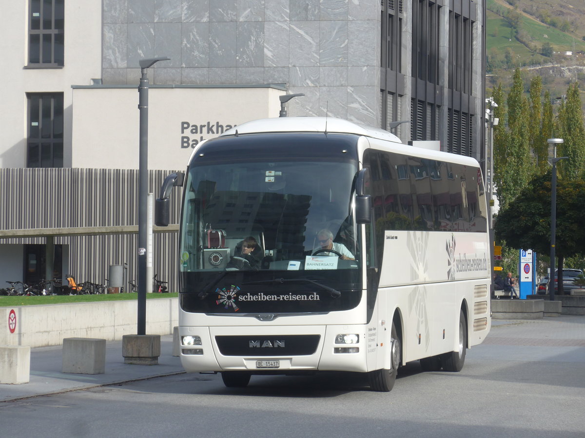 (210'674) - Scheiben, Emmenmatt - BE 15'437 - MAN am 27. Oktober 2019 beim Bahnhof Visp